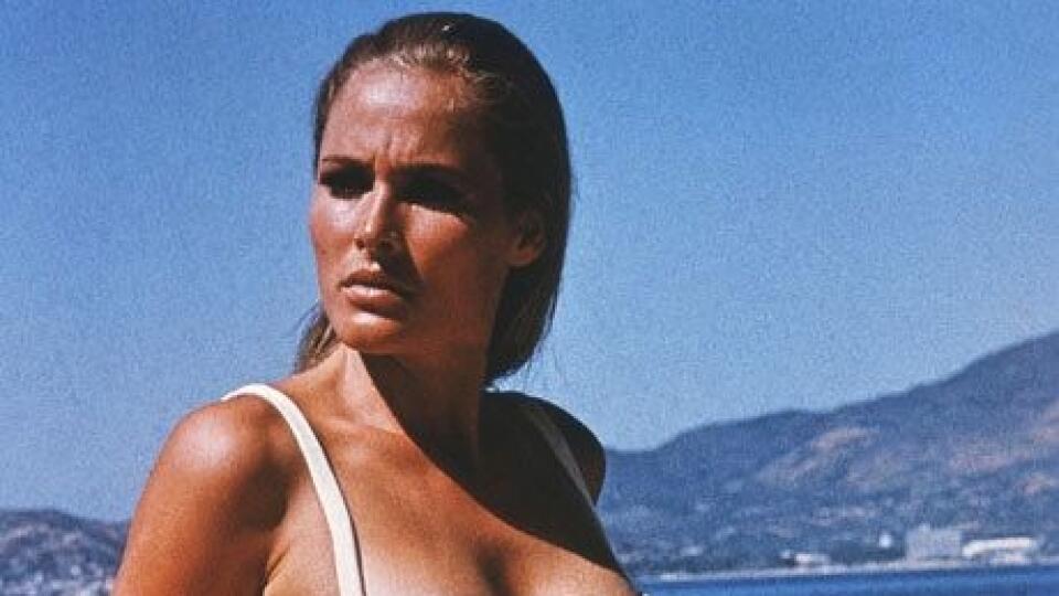 Ursula Andress.