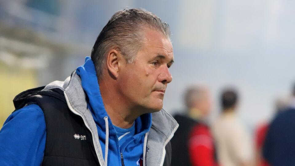 Na snímke hlavný tréner FC ViOn Zlaté Moravce Ivan Galád počas prvého zápasu odvety baráže o Fortuna Ligu FC ViOn Zlaté Moravce – Tatran Prešov 26. mája 2023 v Zlatých Moravciach. FOTO TASR - Ján Krošlák