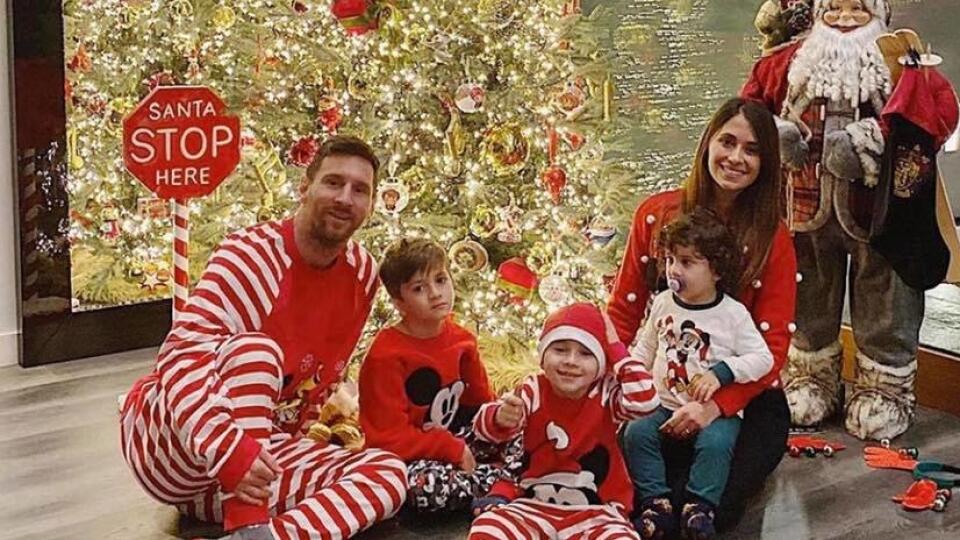 Hviezdy Argentínčan Leo Messi v kruhu svojich troch synov a milovanej Antonely.