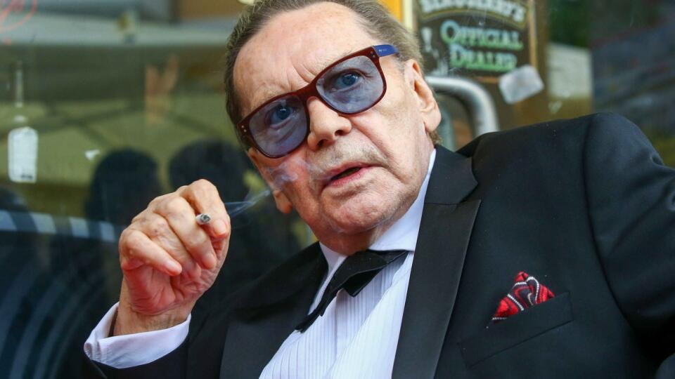 Vo veku 78 rokov zomrel vo štvrtok v Salzburgu rakúsky herec Helmut Berger, ktorý bol v 60. a 70. rokoch hviezdou európskej kinematografie.