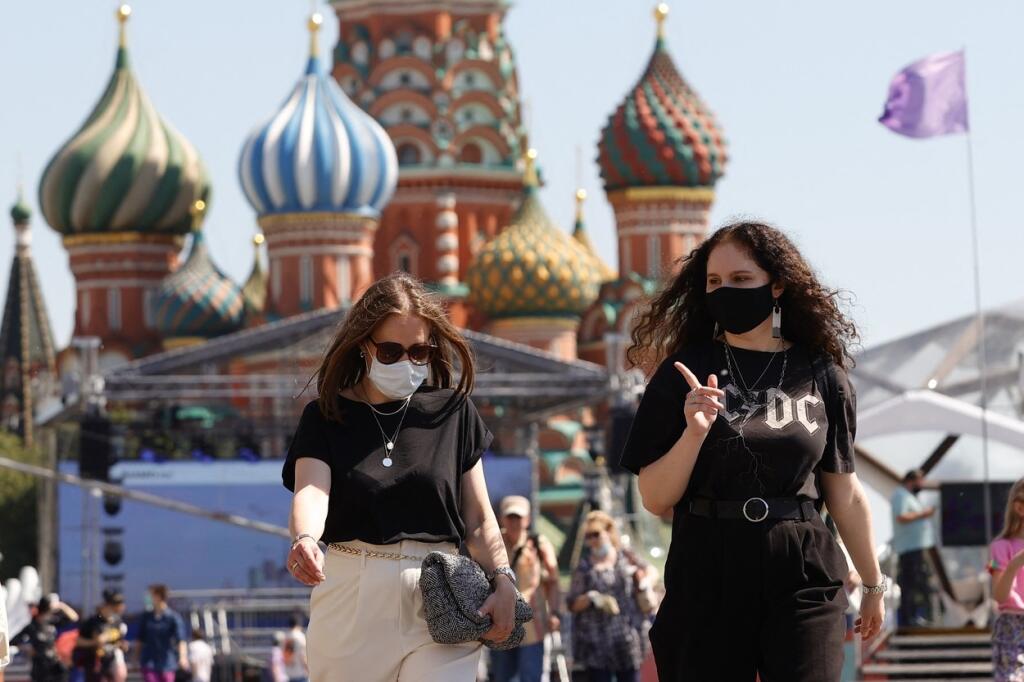 Moskva bojuje s vysokým nárastom nakazených. Podľa najnovšieho nariadenia nemajú nezaočkovaní občania nárok na preventívnu zdravotnú starostlivosť.