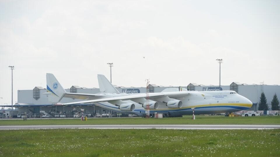 Antonov An-225 je najväčšie lietadlo na svete.