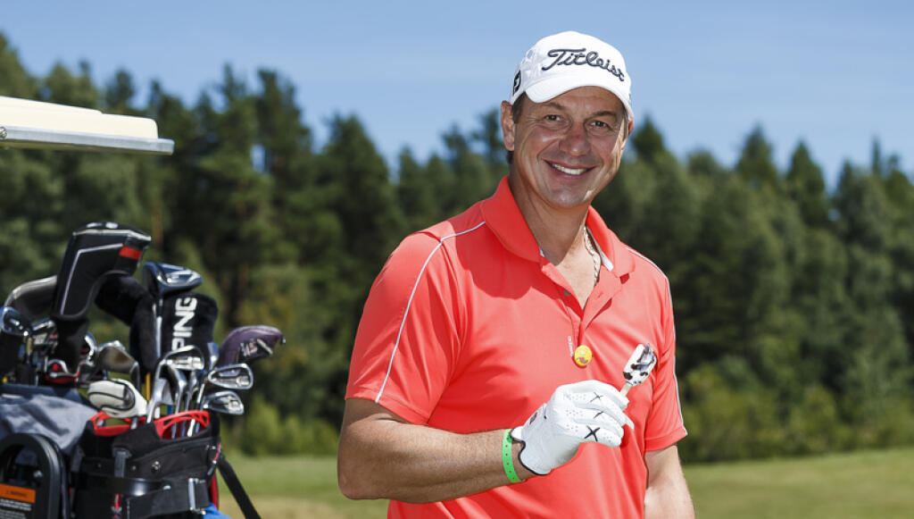 Peter Bondra je náružový golfista.