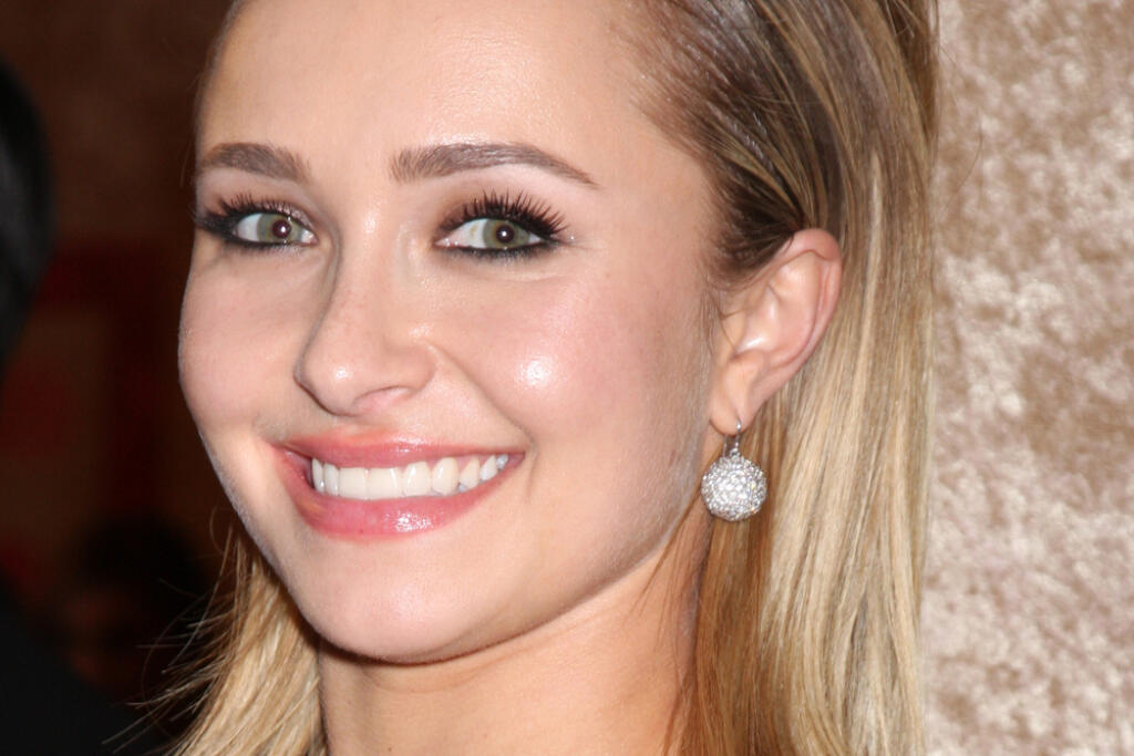 Hayden Panettierová podporuje svojho ex aspoň na diaľku.