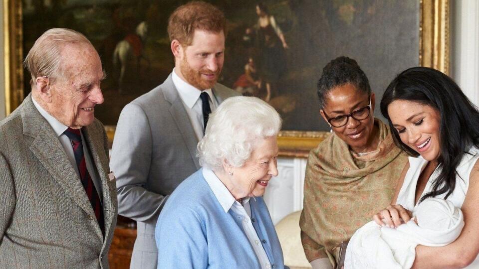 Princ Harry, Meghan Markle, kráľovná Alžbeta, princ Phillip, Doria Ragland, Archie Harrison