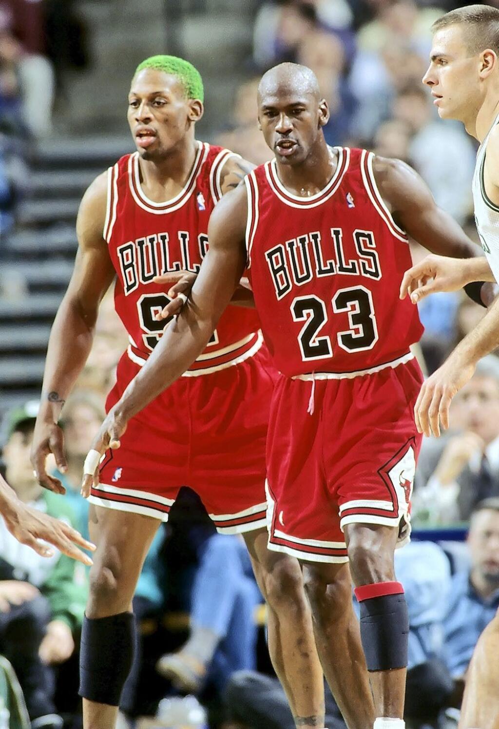 Mnohí ho považujú za najväčšieho a najslávnejšieho športovca všetkých čias. Michael Jordan navždy zmenil svet basketbalu a jeho úctyhodná kariéra nie je ovenčená len mnohými úspechmi, ale aj problémami s gamblingom. Američan našiel záľubu v pokri, ale aj golfe, na ktorom mal prehrať čiastky prevyšujúce milión dolárov. V roku 1993 ho dokonca pristihli v jednom z kasín noc pred zápasom a Jordan bez okolkov priznal, že prehral 165-tisíc dolárov.