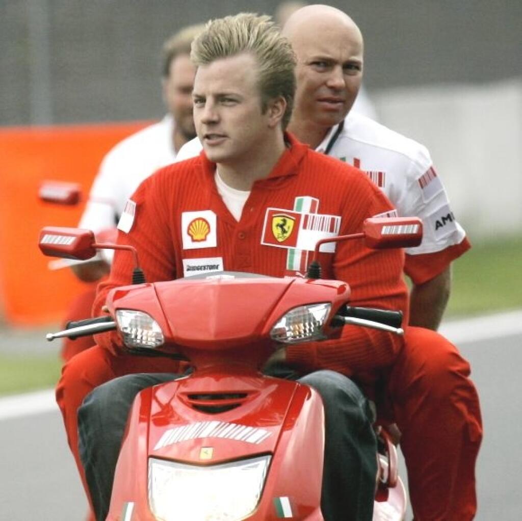 Vo Ferrari sa stal majstrom sveta.