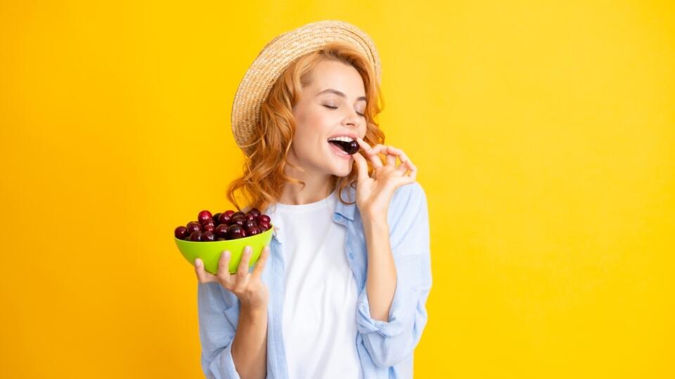 Čerešne obsahujú vysoké množstvo antioxidantov, ako sú antokyány a kvercetín, ktoré majú silné neuroprotektívne vlastnosti.