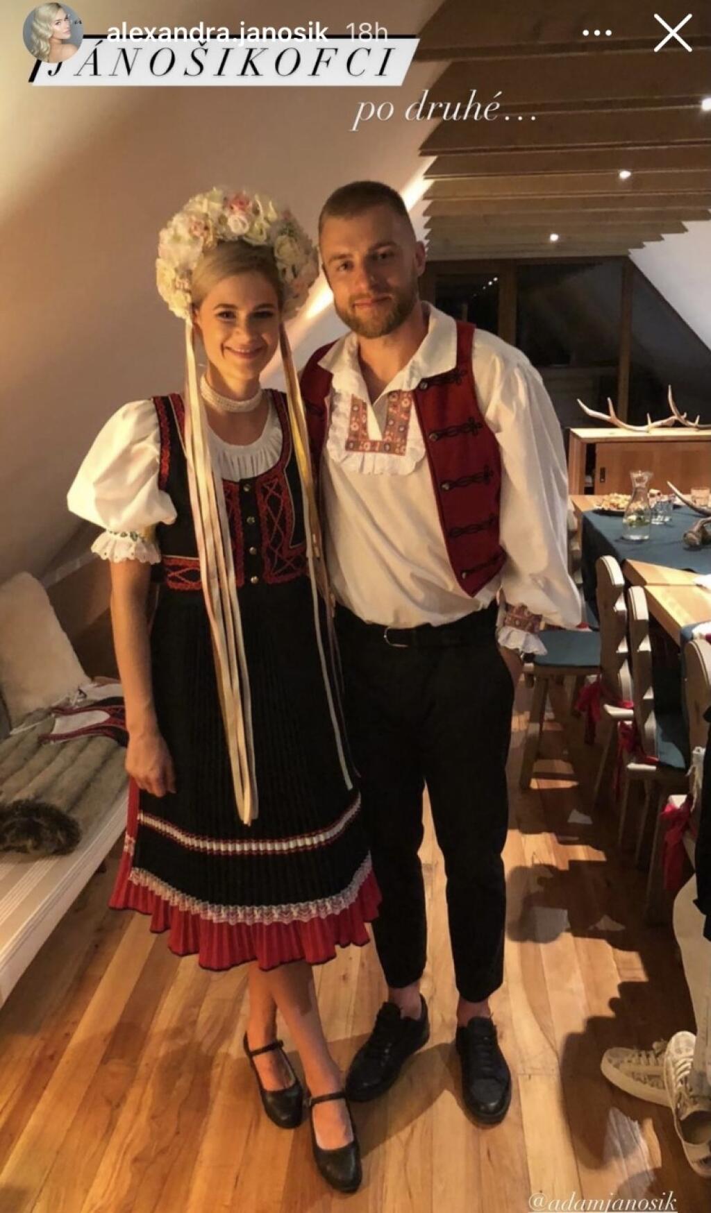 Jánošikovcov neminulo ani odčepčenia. Rituál, pri ktorom sa z mládenca stáva dospelý muž a z dievčaťa žena.