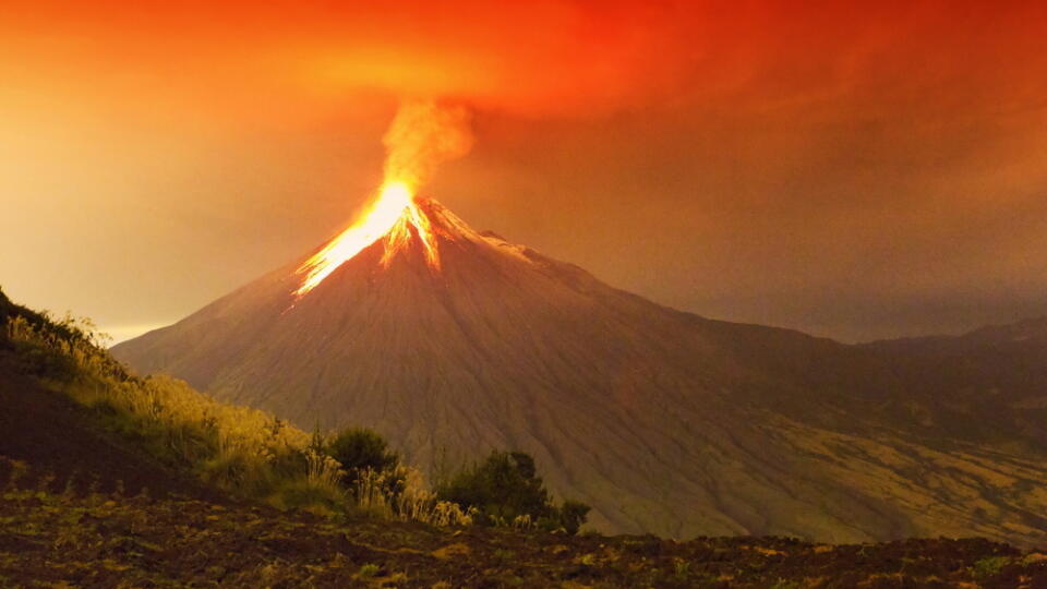 Volcano,Erupting,Nature,Ecuador,Disaster,Volcan,Lava,Landscape,Tungurahua,Mountain