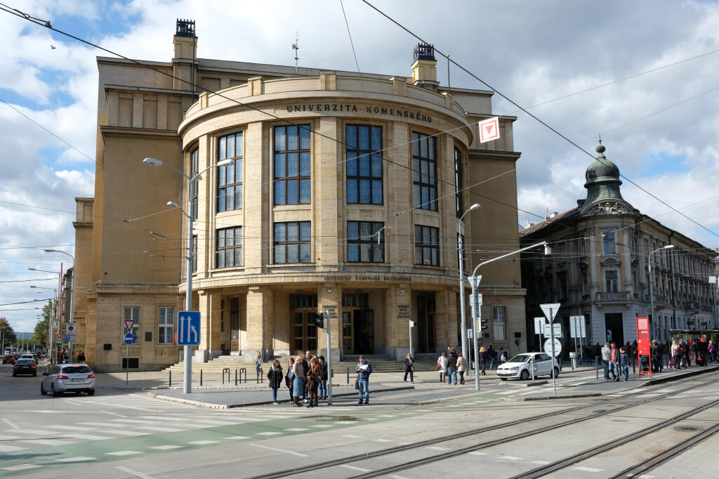 Aula Univerzity Komenskeho na Safarikovom namesti v Bratislave.
