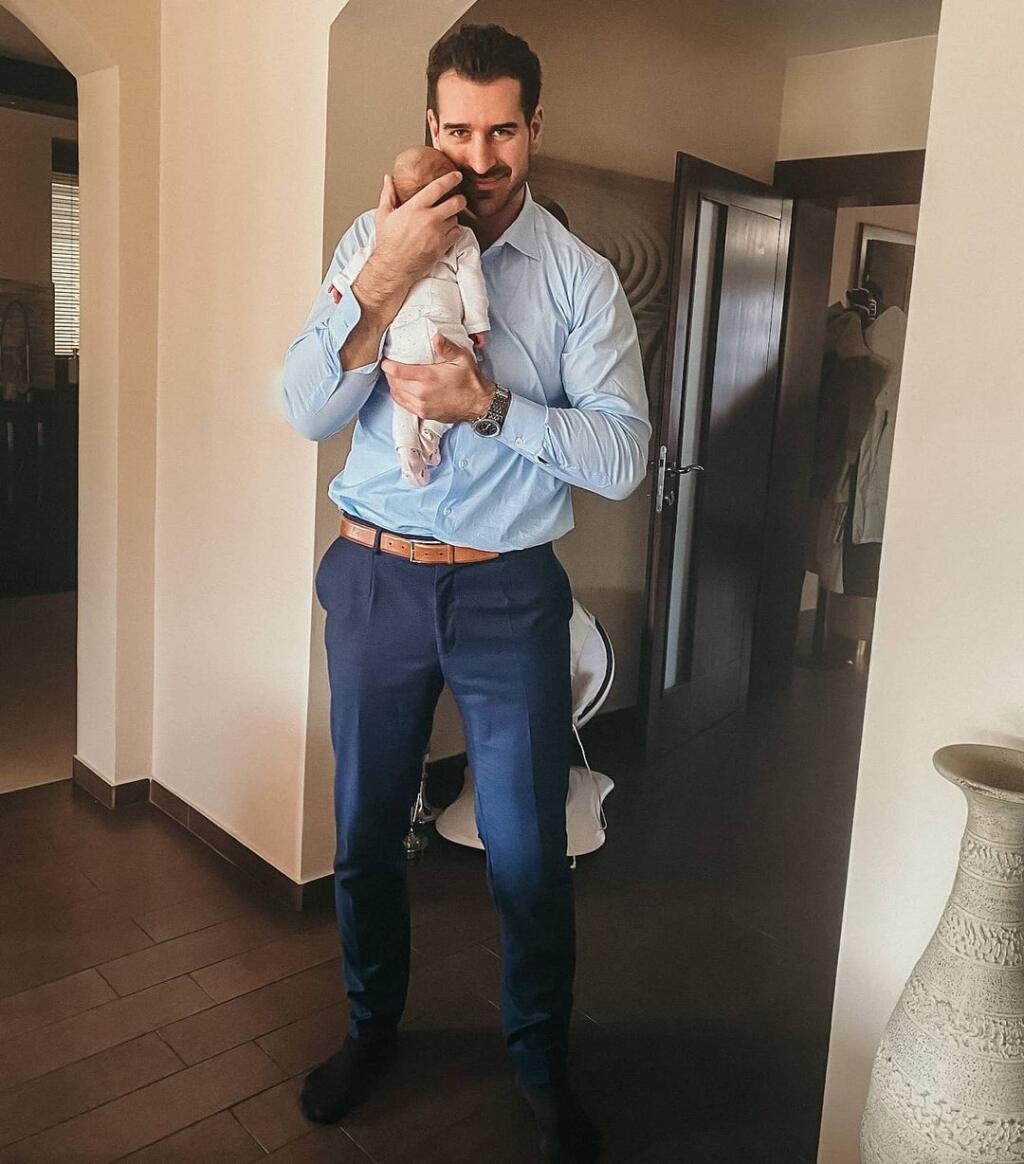 Hokejový fešák Boris Valábik si otcovstvo užíva plnými dúškami. Pred pár dňami však zažil hororové chvíle.