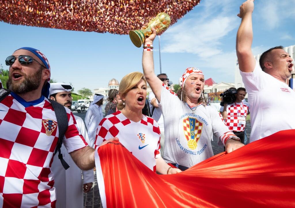 Kolinda pred zápasom neváhala a vyšla do ulíc medzi chorvátskych fanúšikov. Exprezidentka ukázala poriadne divokú tvár, ktorú v bežnom živote nevidíme.