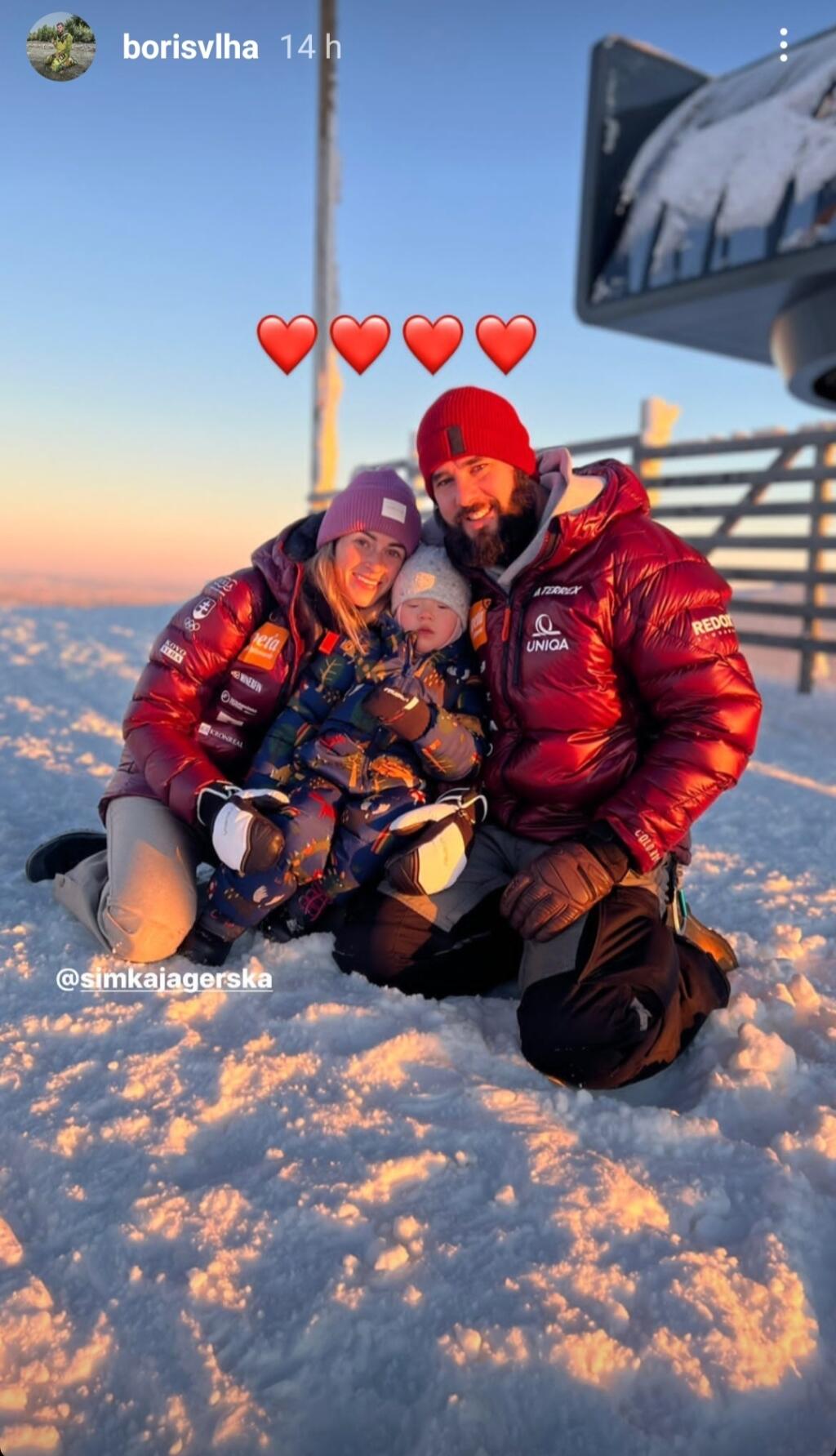 Malá Petina neterka Lujza si to v Levi neužila iba v kope snehu, ale aj s rodičmi a dokonca aj so Santa Clausom.