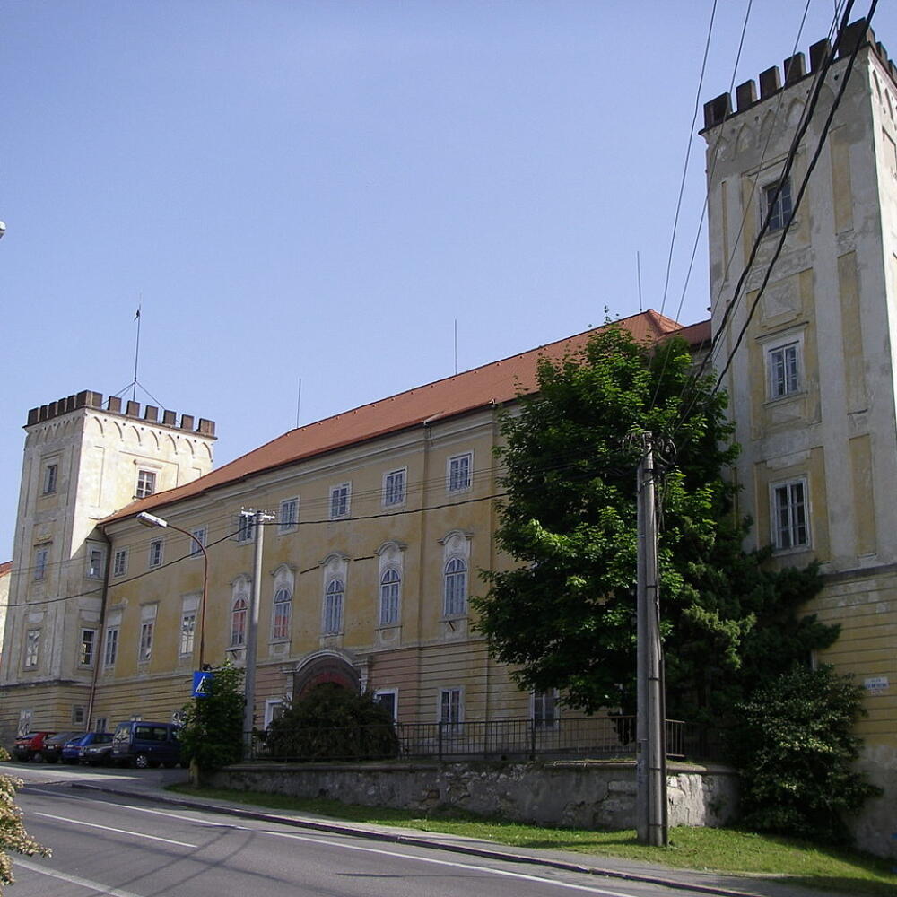 Bývalý arcibiskupský kaštieľ