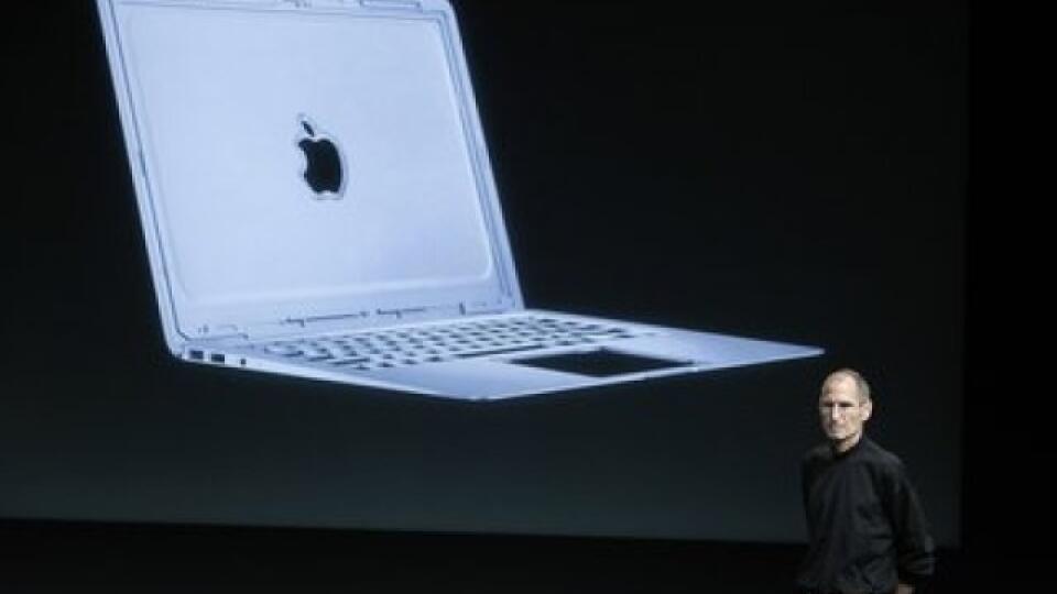 Apple predstavil dva nové ultraľahké laptopy MacBook Air.