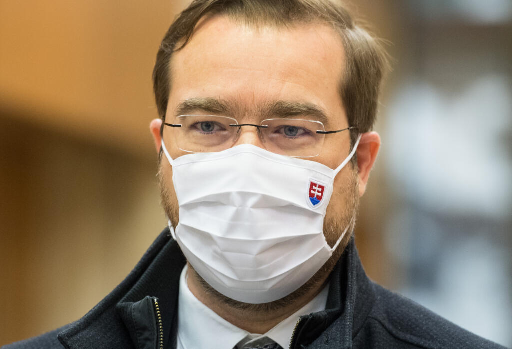 Na snímke minister zdravotníctva SR Marek Krajčí (OĽaNO) prichádza na 71. rokovanie vlády SR 27. januára 2021 v Bratislave. FOTO TASR - Martin Baumann