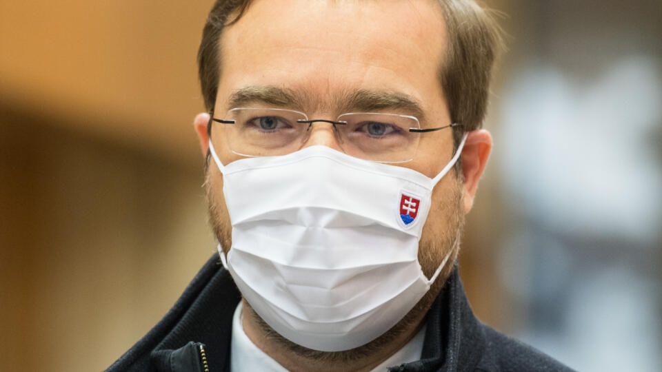 Na snímke minister zdravotníctva SR Marek Krajčí (OĽaNO) prichádza na 71. rokovanie vlády SR 27. januára 2021 v Bratislave. FOTO TASR - Martin Baumann