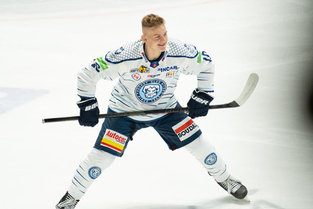 Na snímke Adam Sýkora (Nitra) v zápase 5. kola hokejovej Tipos extraligy medzi HK Nitra - HK Dukla Ingema Michalovce 30. septembra 2022 v Nitre.