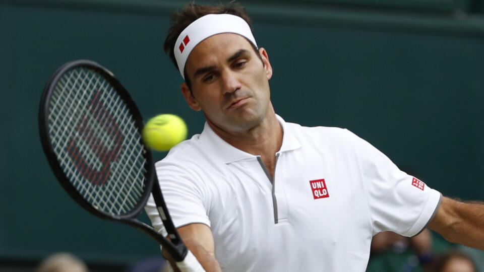 Švajčiarsky tenista Roger Federer postúpil suverénne do rekordného 17. štvrťfinále wimbledonskej dvojhry.