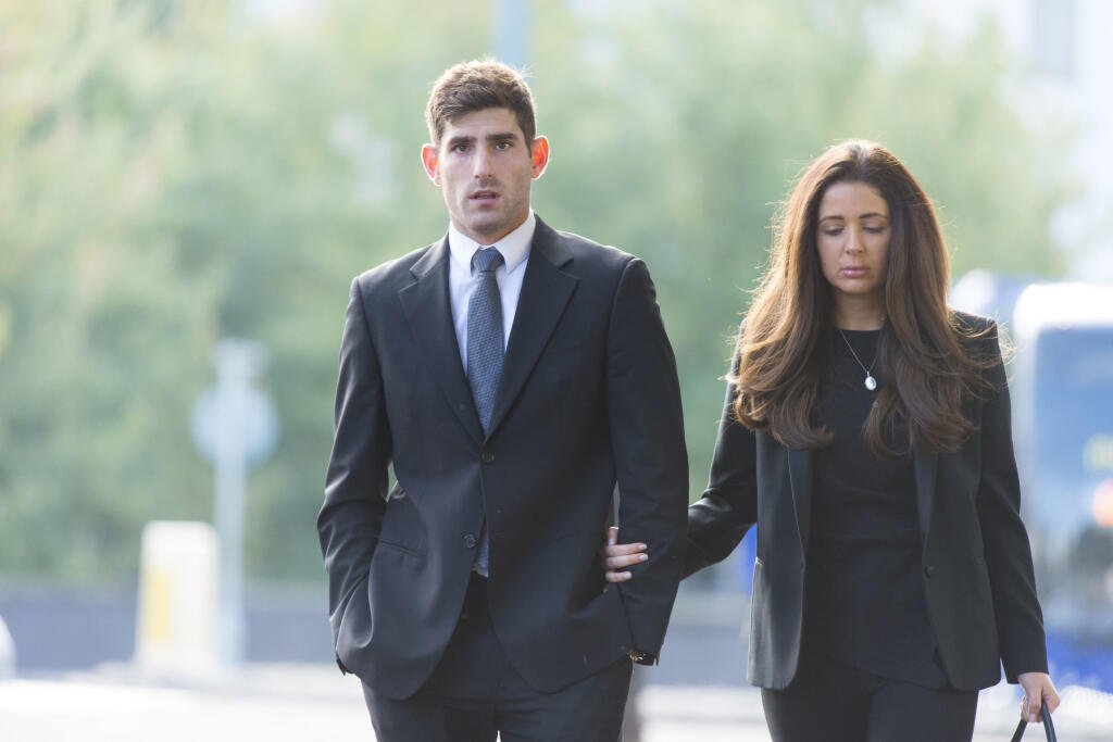 Ched Evans bol predčasne prepustený z pôvodného päťročného trestu, ale nový klub si nájsť nedokázal. Nikto totiž nechce dať šancu registrovanému sexuálnemu delikventovi.