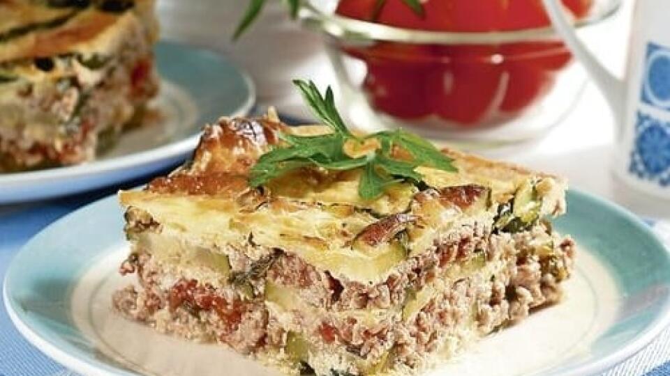 Cuketové lasagne s bravčovým mäsom bez cestovín