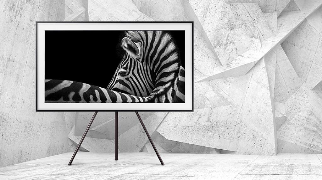 Samsung začal predávať televízor, ktorý sa vie premeniť na obraz