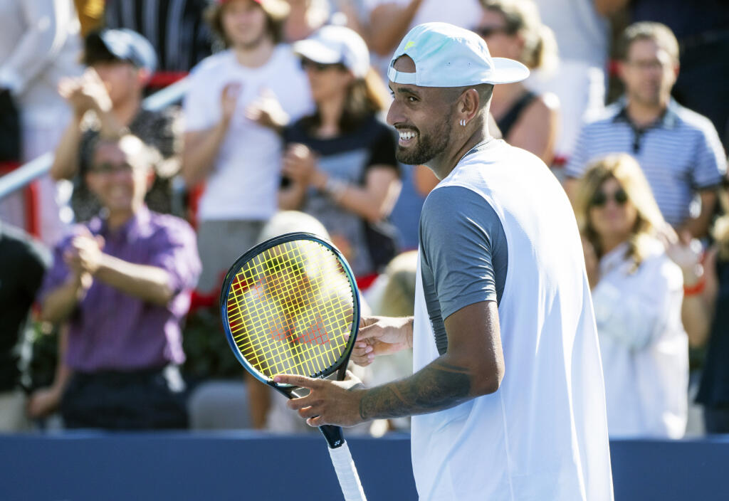 WA 6 Montreal - Austrálsky tenista Nick Kyrgios sa teší po výhre nad jednotkou turnaja Daniilom Medvedevom z Ruska v zápase 2. kola mužskej dvojhry na turnaji ATP Masters 1000 v Montreale v stredu 10. augusta 2022. FOTO TASR/AP
Nick Kyrgios of Australia celebrates his victory over Daniil Medvedev during second round play at the National Bank Open tennis tournament Wednesday Aug. 10, 2022. in Montreal. (Paul Chiasson/The Canadian Press via AP)