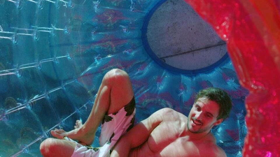 Vodný zorbing je určený najmä pre deti, Martin si