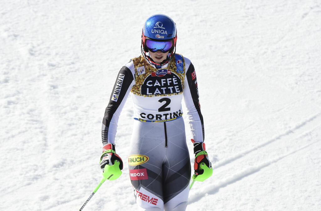 JB 59 Cortina d'Ampezzo - Slovenská lyžiarka Petra Vlhová reaguje v cieli 2. kola slalomu žien na majstrovstvách sveta v alpskom lyžovaní v talianskom stredisku Cortina d'Ampezzo 20. februára 2021. Vlhová získala striebro v slalome na majstrovstvách sveta. V sobotnej súťaži v Cortine d'Ampezzo zaostala o sekundu za víťaznou Rakúšankou Katharinou Liensbergerovou. FOTO TASR/AP
Slovakia's Petra Vlhova reacts as she arrives at the finish area during the women's slalom, at the alpine ski World Champ