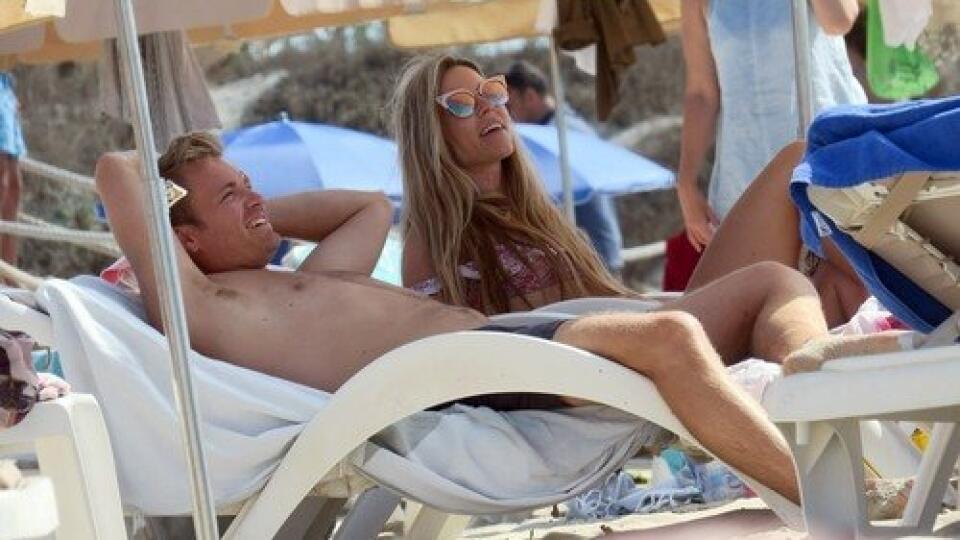 Vivian Siboldová a jej manžel Nico Rosberg si užívajú dovolenku na ostrove Formentera.