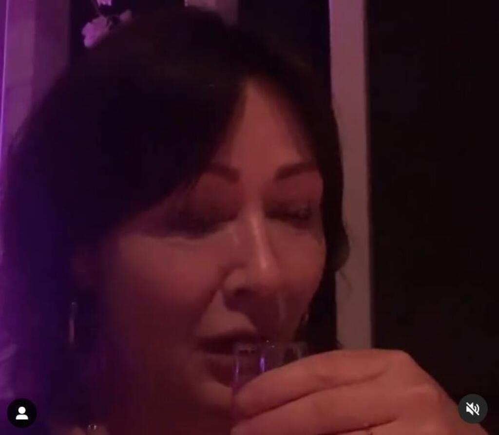 Na záberoch je tak jasne vidieť, že herečke rakovina neničí telo len zvnútra, ale aj navonok.