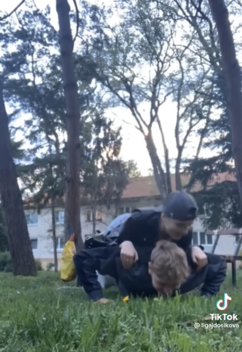 Zaľúbenci dokonca spolu aj cvičia.