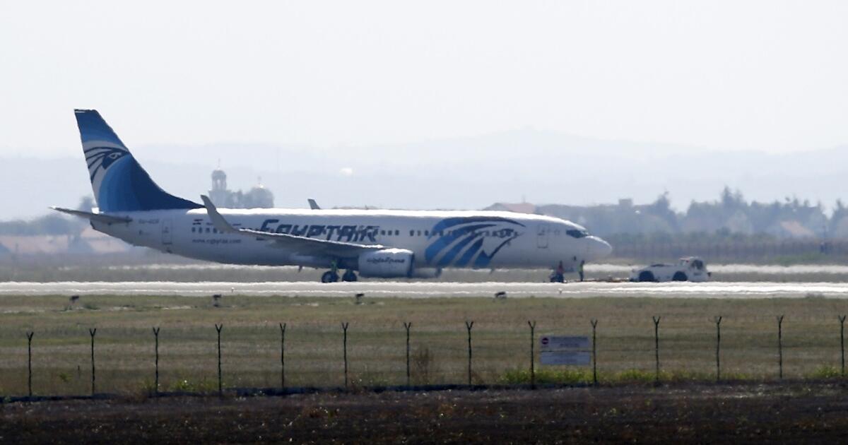 Letisko V Belehrade Je Zatvoren Na Jedinej Dr He Uviazol Boeing Trend