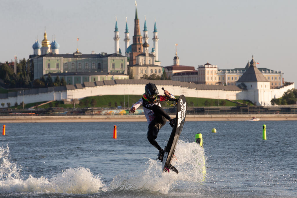 Škamla sa venuje tomuto adrenalínovému športu vďaka kamarátovi.