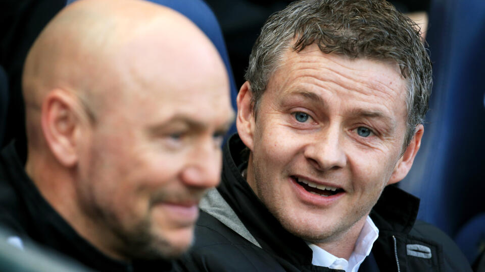 Mark Dempsey a Solksjaer - trénerské duo Manchestru.