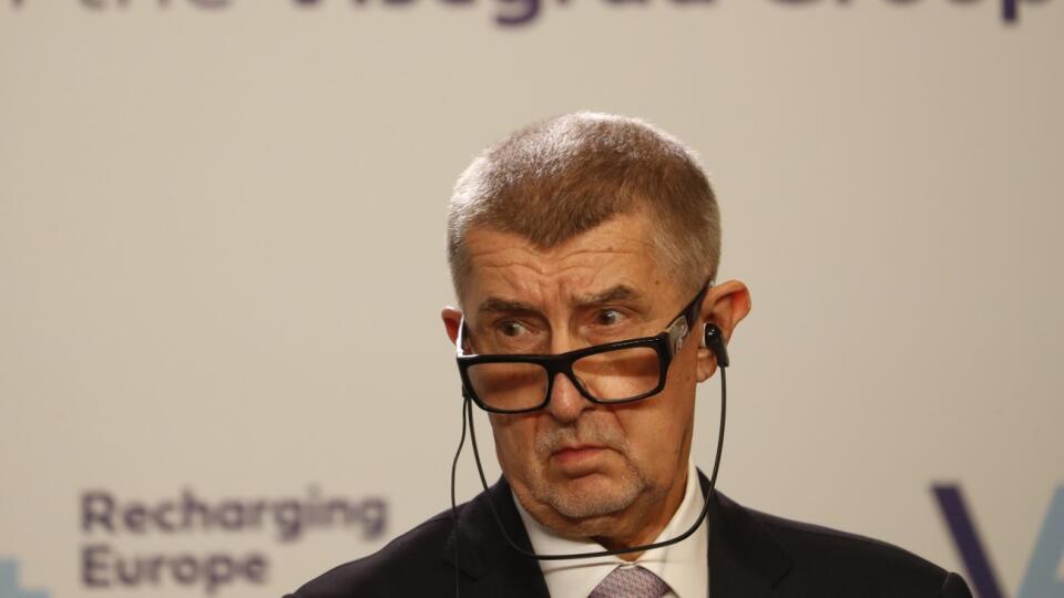 WA 13 Budapešť - Český premiér Andrej Babiš počas summitu predsedov vlád Vyšehradskej skupiny (V4) v Budapešti v utorok 23. novembra 2021. FOTO TASR/AP
Prime Minister Andrej Babis of the Czech Republic addresses media at a news briefing in Budapest, Hungary, Tuesday, Nov. 23, 2021. The leaders of the Visegrad Four group of Central European countries met in Hungary's capital of Budapest Tuesday to discuss the ongoing migration crisis along Poland's border with Belarus. (AP Photo/Laszlo Balogh)