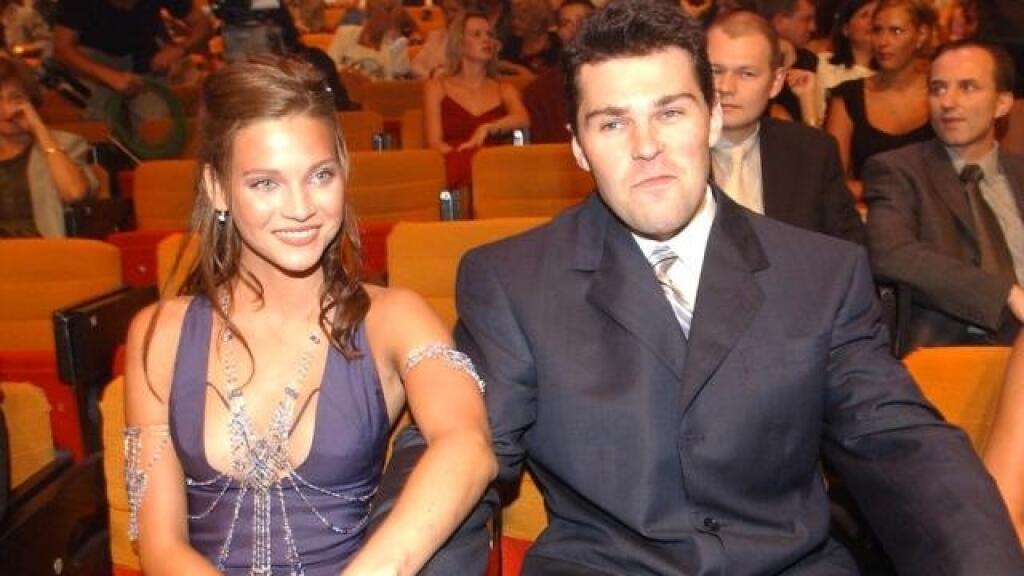Najdlhší a najviac medializovaný vzťah. Slovenská topmodelka sa prvýkrát stretla s Jágrom na tenisovom turnaji. O Verešovej sa hovorilo, že by mohla byť tou pravou Jágrovou láskou, na istý čas sa dokonca vzdala života v Česku a odsťahovala sa za hokejistom do zámoria.