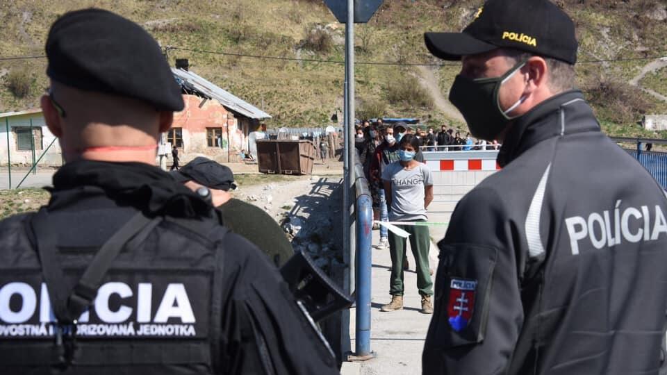 Policajný prezident Lučanský spolu s ministrom vnútra dnes zoberajú na osady na východnom Slovensku.