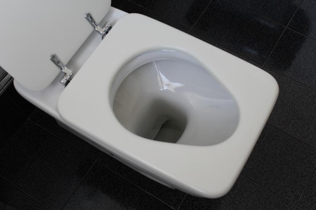 Návod pre kutilov: Ako vyhnať zápach z toalety