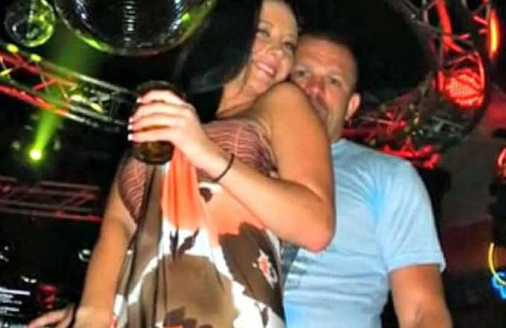 Zápasník MMA Chuck Lidell taktiež skončil v posteli so slávnou pornoherečkou Jayden James. Stretávať sa mali až tri roky a všetko krachlo 2009, keď Chuck označil Jayden, že ho len využíva na zviditeľnenie sa. Napriek tomu z množstva spoločných fotografií vyplynulo, že medzi nimi bolo za tie roky niečo omnoho viac.