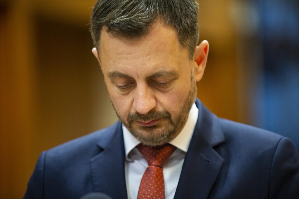 Na snímke predseda vlády SR Eduard Heger a predseda hnutia OĽANO