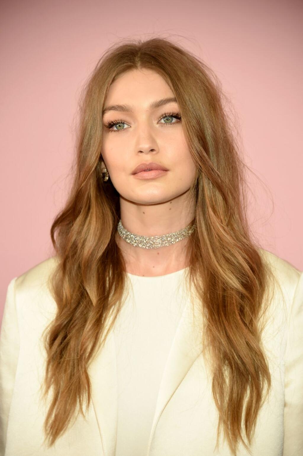 Gigi Hadid = Jelena Hadid