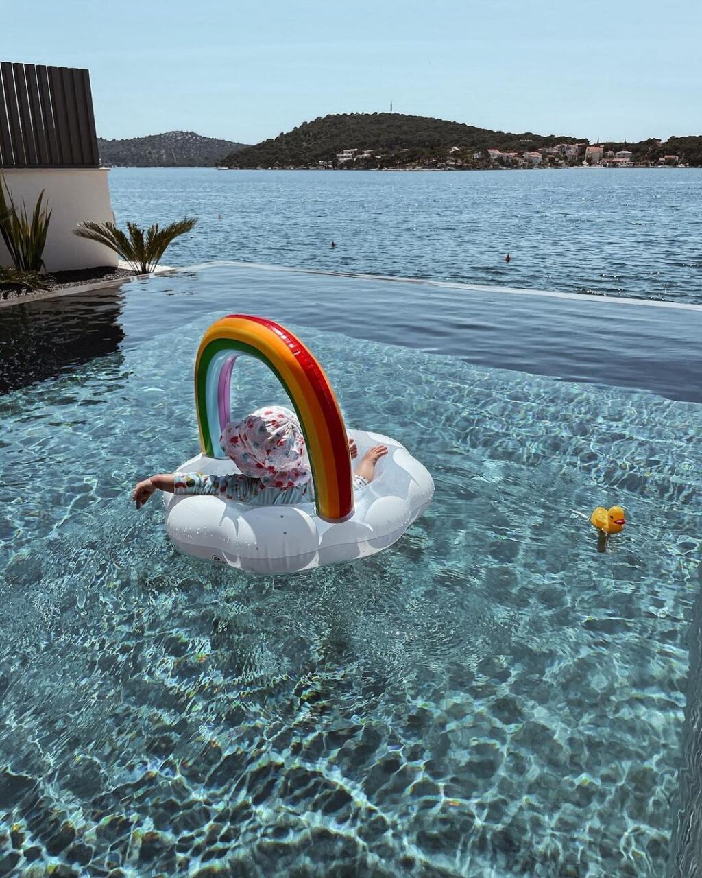 Takto si užíva malá Bella.