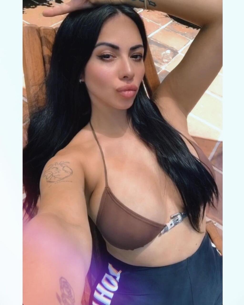 Jimena Sanchezová stíha aj fotiť provokatívne zábery pre svojich fanúšikov.