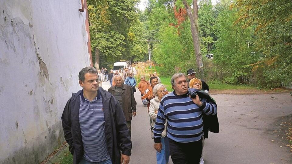 Igor Matejov, vľavo: Na naše otázky nereagoval.