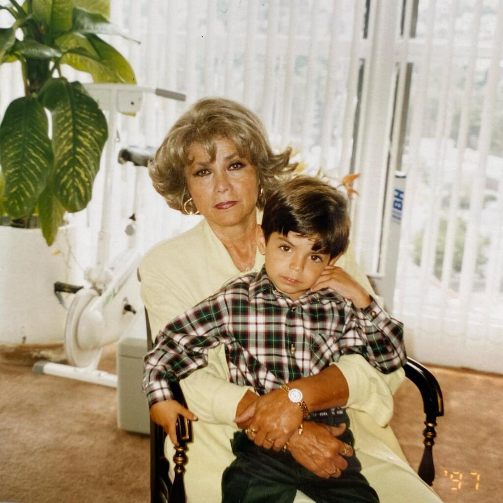 Victoria Ruffo - syn a mama.