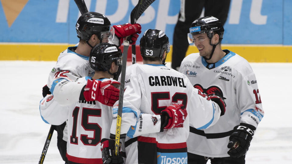 Na snímke radosť hráčov Bystrice po strelení gólu počas zápasu 42. kola Tipsport Ligy HC Slovan Bratislava - HC ’05 iClinic Banská Bystrica 21. januára 2020 v Bratislave. FTO TASR - Pavel Neubauer