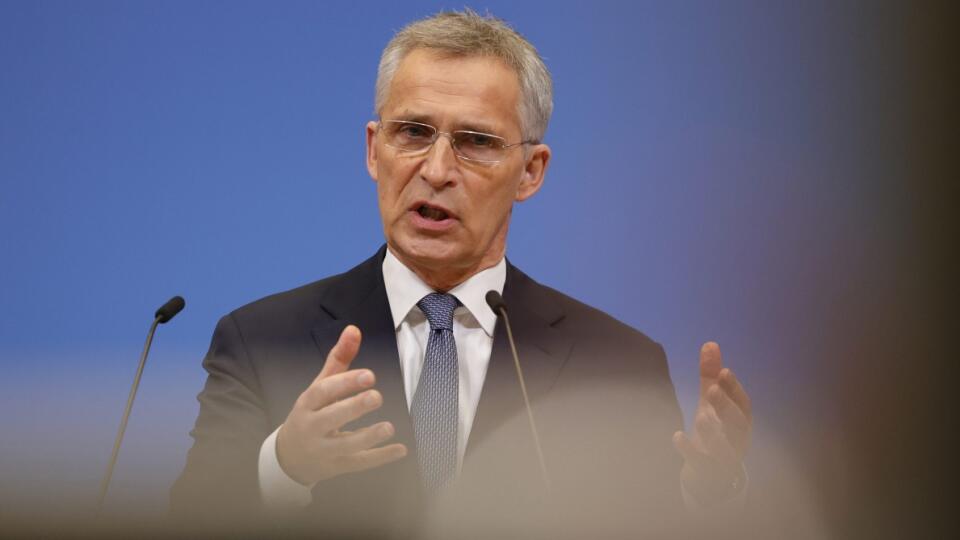 Generálny tajomník NATO Jens Stoltenberg odpovedá na otázky novinárov počas tlačovej konferencie v sídle Severoatlantickej aliancie (NATO) v Bruseli v utorok 15. marca 2022. FOTO TASR/AP