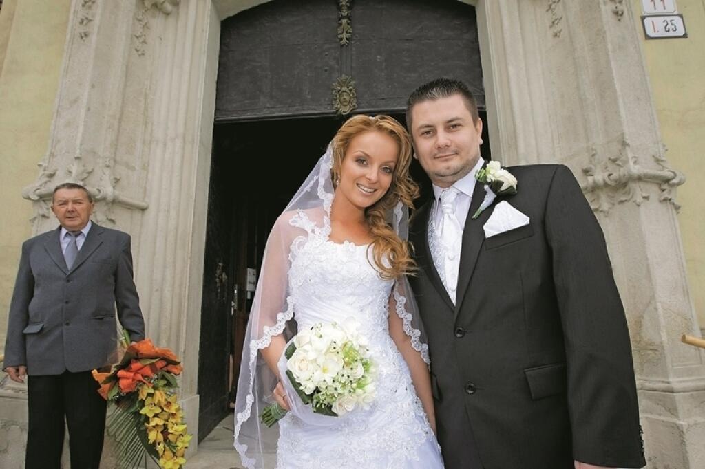 Daniela sa nakoniec vydala za Branislava Jančicha, ale manželstvo jej vydržalo len tri roky. Nezostali jej naň pekné spomienky, mal jej a jej rodine dlžiť peniaze.